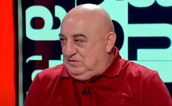 მიხეილ სააკაშვილი ქართულ პოლიტიკაზე უარს ამბობს და "ნაციონალურ მოძრაობასთან" კავშირს წყვეტს - ვალერი გელბახიანი