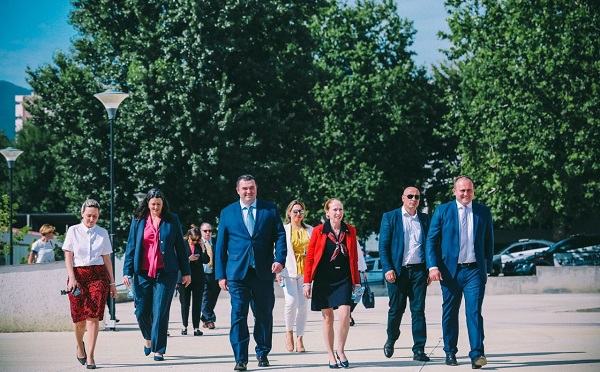 შინაგან საქმეთა მინისტრის მოადგილემ შსს აკადემიაში აშშ-ის ელჩს კელი დეგნანს უმასპინძლა
