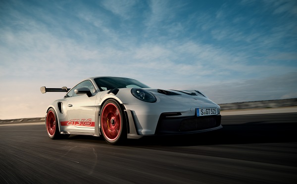 უკომპრომისოდ სპორტული - ახალი Porsche 911 GT3 RS