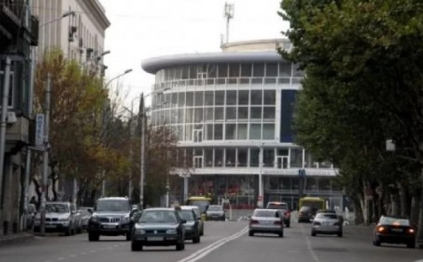 თბილისის საკონცერტო დარბაზის მიმდებარე ტერიტორიაზე სატრანსპორტო საშუალებების გადაადგილების სქემა დროებით შეიცვლება