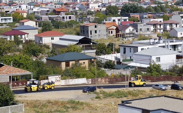 სოფელ დიღომში, მაჭავარიანის ქუჩაზე საგზაო სამუშაოები მიმდინარეობს