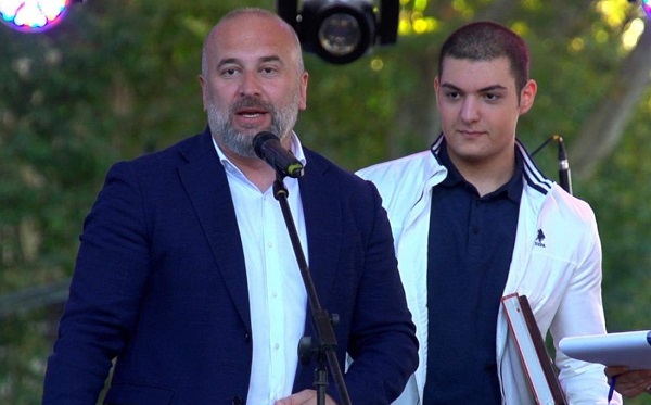 ზესტაფონის საპატიო მოქალაქის სტატუსი იმერეთში სახელმწიფო რწმუნებულს და ოდესაში გენერალურ კონსულს მიენიჭათ