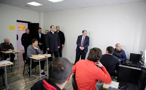 პირველად საქართველოში მსჯავრდებულთათვის ინოვაციური საგანმანათლებლო პროექტი „ციფრული უნივერსიტეტი“ ამოქმედდა