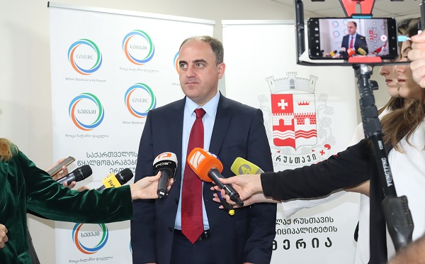 სემეკის დავალებით „რუსთავის წყალი“ ქ. რუსთავში სასმელი წყლის ავარიული წყვეტების შესამცირებლად  20.5 მილიონი ლარის ინვესტიციას განახორციელებს
