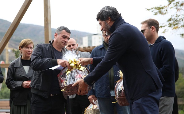 ისნის, კრწანისისა და მთაწმინდის რაიონებში მცხოვრებ 58 ოჯახს საცხოვრებელი ფართები დაუკანონდათ