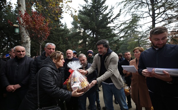 საცხოვრებელი ფართები, რომელშიც ათეულობით წლის  განმავლობაში ცხოვრობდნენ, კიდევ  150 ოჯახს დაუკანონდა