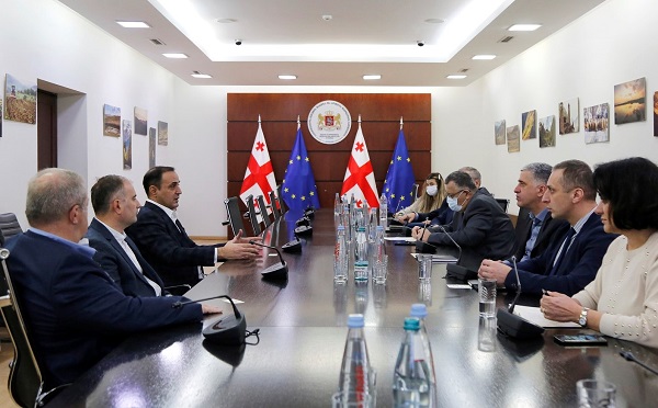 გარემოს დაცვისა და სოფლის მეურნეობის მინისტრი ოთარ შამუგია მეთხილე ფერმერთა კავშირის წარმომადგენლებს შეხვდა