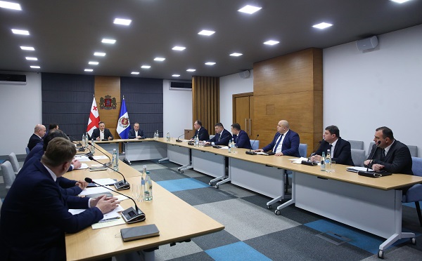 ვახტანგ გომელაურმა პოლიციის დეპარტამენტების ხელმძღვანელებთან სამუშაო თათბირი გამართა