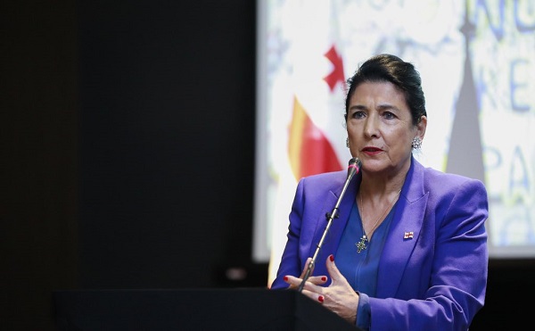 ქვეყნის ყოფილი მთავარსარდლის ციხეში სიკვდილი საქართველოს ეროვნული სირცხვილია - უკრაინაში მებრძოლი ქართველები პრეზიდენტს სააკაშვილის შეწყალებას სთხოვენ