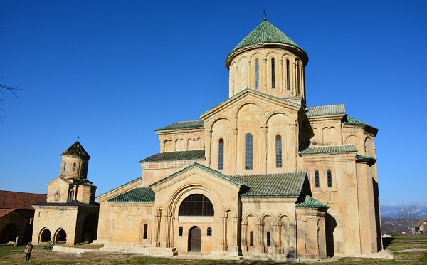 გაუგებარია კულტურის სამინისტროს მხრიდან გელათზე დღეს მომუშავე საკონსერვაციო ჯგუფის ადვოკატირება - საპატრიარქო