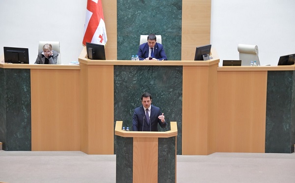 სწორედ ჩვენი ხელისუფლების პირობებში შემოვიდა „მინისტრის საათის“ ფორმატი, როგორც საპარლამენტო კონტროლის ერთ-ერთი მექანიზმი. პარლამენტმა შეიძინა რეალური ფუნქცია აღმასრულებელ ხელისუფლებაზე ზედამხედველობის განხორციელებით - არჩილ თალაკვაძე