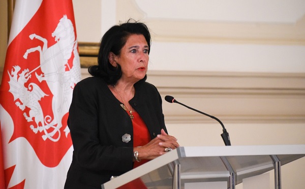 ვაფასებ პრეზიდენტ ზელენსკის მიერ ევროპის მომავლის შეფასებას, რომელიც აუცილებლად მოიცავს დამოუკიდებელ უკრაინას, საქართველოსა და მოლდოვას - სალომე ზურაბიშვილი