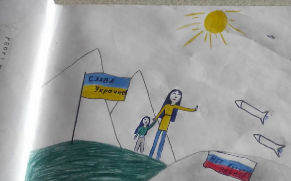 რუსეთში, კაცს, რომლის ქალიშვილმაც სკოლაში ომის საწინააღმდეგო ნახატი დახატა, ორწლიანი პატიმრობა ემუქრება