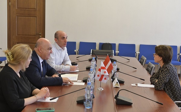 ლატვიის ელჩთან ჯანმრთელობის სფეროში თანამშრომლობაზე შევთანხმდით - ზაზა ლომინაძე