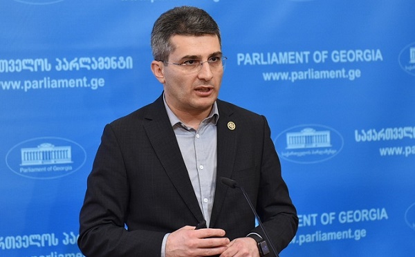 მამუკა მდინარაძემ აგენტების შესახებ კანონპროექტის დღესვე განხილვის წინადადება დააყენა