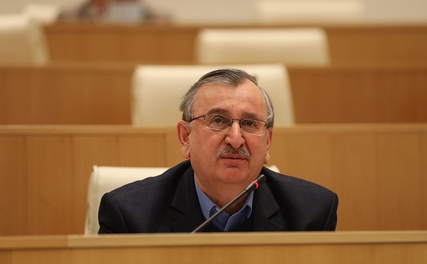 გულში ფიქრობთ, ნეტა ფეხი მომტეხოდა და ეს არ მომსვლოდაო, აი, ასეთ მდგომარეობაში ჩაგაგდოთ იმ ბრძენმა კაცმა - რომან გოცირიძე უმრავლესობას