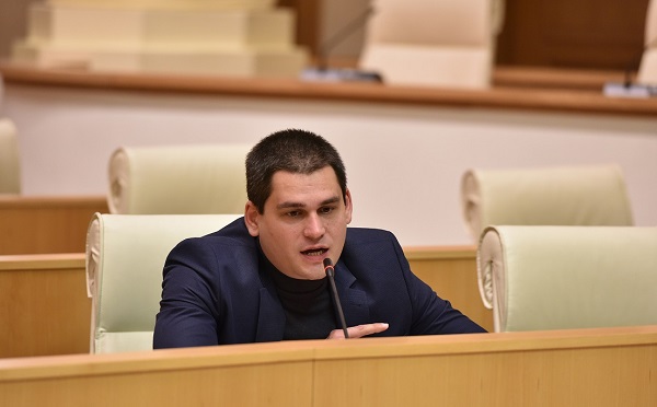 სრული პასუხისმგებლობა სტატუსის ვერ მიღებაზე და ჩვენს დაშორებაზე მეგობრებისგან და მოკავშირეებისგან,  გეკისრებათ თქვენ და „ქართული ოცნების“ ხელისუფლებას - მიხეილ დაუშვილი პრემიერს