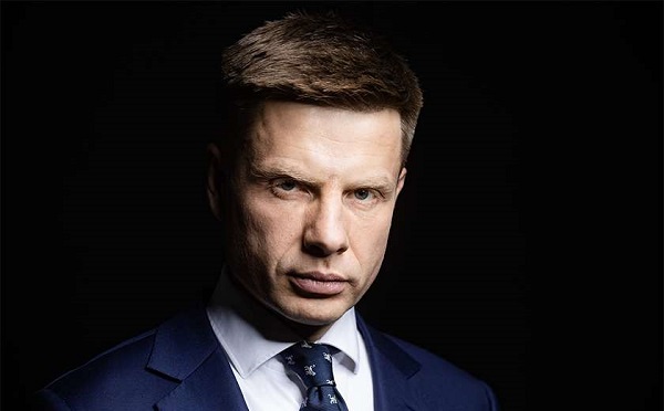 რუსეთმა ვერ გაანადგურა თქვენი სახელმწიფო, ამიტომ ცდილობს ვასალებად გაქციოთ. დაიცავით თქვენი თავისუფლება! დიდება საქართველოს – ოლექსი გონჩარენკო