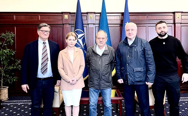გიგი წერეთლის ინიციატივით, ეუთო-ს საპარლამენტო ასამბლეის ყოფილი პრეზიდენტები სამუშაო ვიზიტით უკრაინაში იმყოფებოდნენ