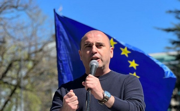 ლევან ხაბეიშვილმა აქციის მონაწილეებს ოთხი მოთხოვნა გააცნო