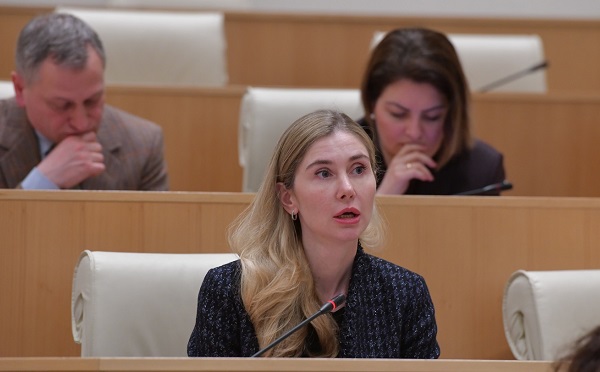 შანსი, რომელიც დღეს უკრაინის თავდადებამ მოგვცა, არის უნიკალური და ნაცვლად იმისა, რომ მას იყენებდეთ, თქვენი მოქმედებით საფრთხის წინაშე აყენებთ ჩვენს ევროპულ არჩევანს - თინა ბოკუჩავა უმრავლესობას