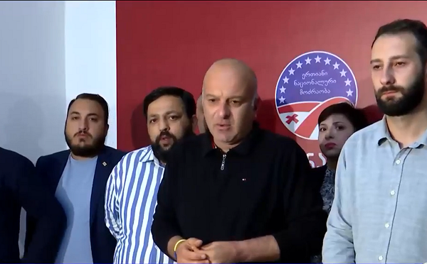 ლევან ხაბეიშვილმა ბათუმის საკრებულოს სიიდან მელიას მომხრეები ამოიღო