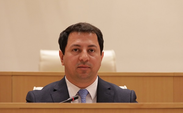 ომის დაწყებაზე აქ საყვედურს გამოთქვამს ხალხი, რომელმაც თვითონ მოაწერა ხელი საქართველოს დადანაშაულებას ომის დაწყებასთან დაკავშირებით - არჩილ თალაკვაძე