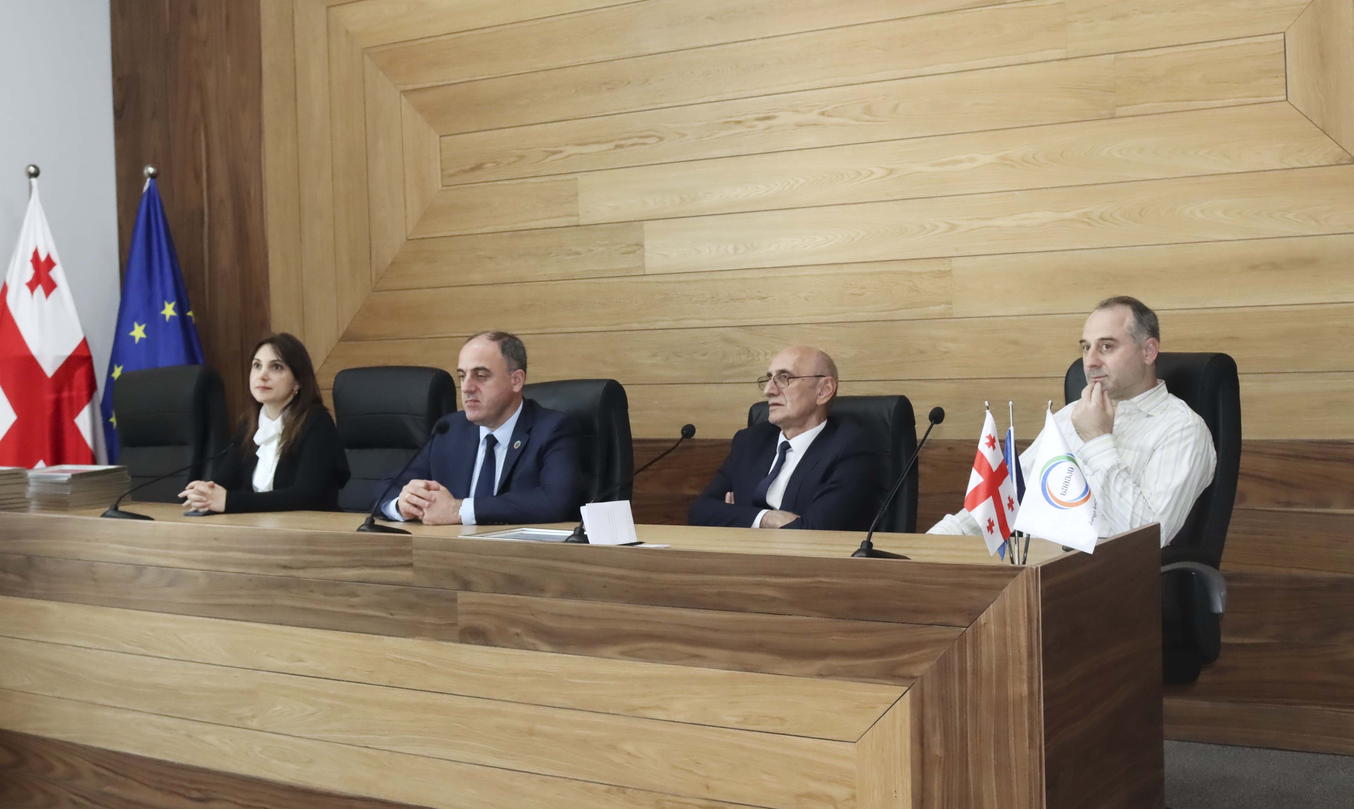დავით ნარმანიამ „ენერგეტიკული ტურიზმის განვითარებისათვის“ კურსის მონაწილეებს სერტიფიკატები გადასცა