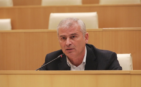 ერთი დღე მაინც იყავით საქართველოსთვის  ერთგულები და ჩვენი მოკავშირის დროშას ნუ გამოიყენებთ  სპეკულაციისთვის - ირაკლი ქადაგიშვილი ოპოზიციას