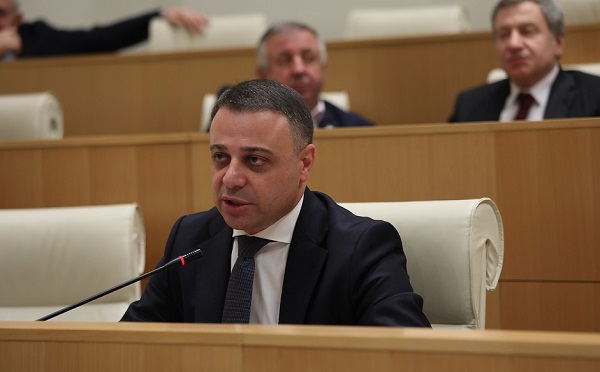 სააკაშვილმა  სტრასბურგის სასამართლოს გადაწყვეტილება უნდა აიღოს და იმ ადამიანებს, ვინც ის წააქეზა და ასეთ დღეში ჩააგდო, სულ თავში უნდა გირტყათ - ალუდა ღუდუშაური