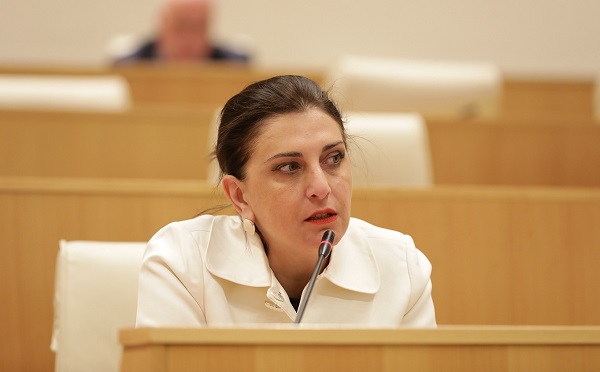 სახიფათოა, რაც ხდება რუსეთიდან საქართველოში პირდაპირი  ფრენების დანიშვნასთან დაკავშირებით, თუ ამას დაუშვებთ, ეს იქნება საკუთარი ქვეყნის მტრობა - თამარ კორძაია