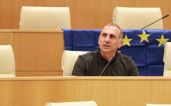 მარცხდება რუსეთი და ვის მხარეს ხართ თქვენ? - ალექსანდრე ელისაშვილი უმრავლესობას