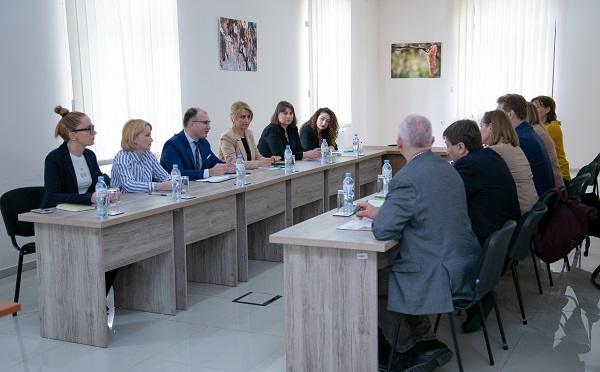 ლატვიის სოფლის საკონსულტაციო და სასწავლო ცენტრის წარმომადგენლებთან შეხვედრა გაიმართა
