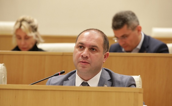 ჩვენ ყოველთვის ვუჭერთ მხარს იმ რეზოლუციებს, რომლებიც უკრაინის სუვერენიტეტს და ტერიტორიულ მთლიანობას გამოხატავს - გივი მიქანაძე