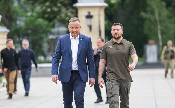 ვოლოდიმირ ზელენსკი ანჯეი დუდას ტელეფონით ესაუბრა