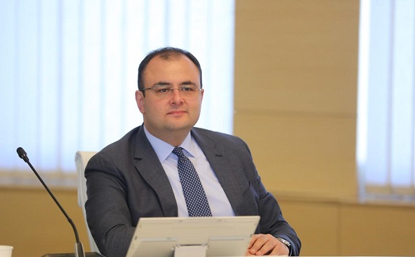 ეს ადამიანი თავად იწამებს თავს და თუ ვინმე აწამებს, ეს არის მისი პოლიტიკური გარემოცვა -  რატი ბრეგაძე სააკაშვილზე