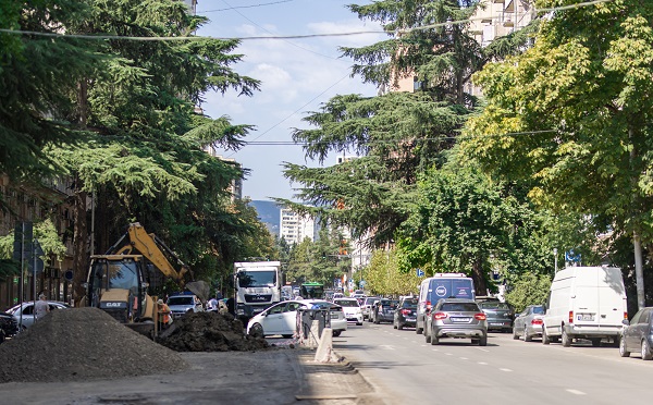 მიცკევიჩის ქუჩაზე საგზაო სამუშაოები აქტიურ რეჟიმში გრძელდება