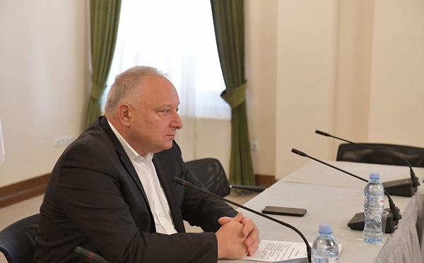 “საჯარო სამსახურის შესახებ“ კანონში ცვლილება შედის, რომელიც საჯარო დაწესებულებებში ანაზღაურებადი სტაჟირების შესაძლებლობას შექმნის