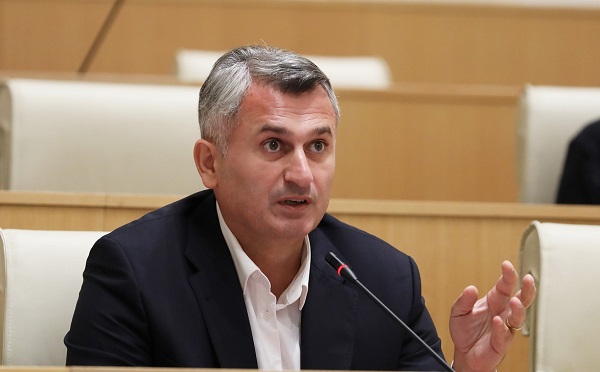 ხალხს აიძულებდით სალომე ზურაბიშვილი პრეზიდენტად აერჩია, ახლა კი, მას ებრძვით - დავით კირკიტაძე „ქართულ ოცნებას“ 
