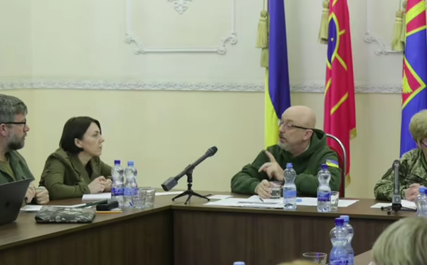უკრაინის მინისტრთა კაბინეტმა თავდაცვის ყოფილი მინისტრის ექვსი მოადგილე თანამდებობიდან გაათავისუფლა