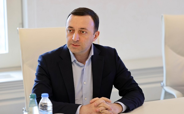 ყოფილი პრეზიდენტი შვილს აფინანსებდა ბიუჯეტიდან, საკუთარ ოჯახის წევრებს უფინანსებდნენ ბიუჯეტიდან სწავლას, ჩვენ ათასზე მეტი წარჩინებულ სტუდენტსვასწავლეთ უცხოეთის საუკეთესო უნივერსიტეტებში - ირაკლი ღარიბაშვილი