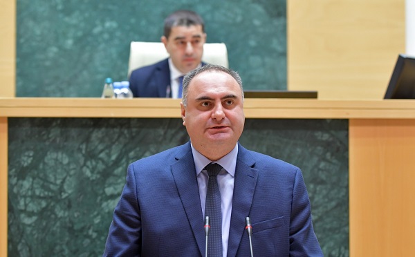 პარლამენტმა  „თავდაცვის კოდექსში“  ცვლილებებს მესამე მოსმენით მხარი დაუჭირა