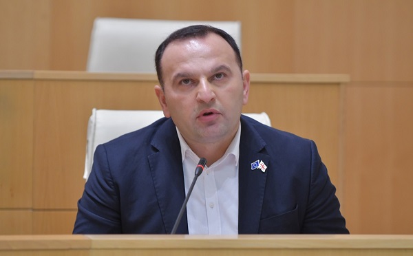 ევროკომისიის მიერ დადებითი რეკომენდაციის გაცემამ მძიმე მდგომარეობაში ჩააგდო „რუსული პროპაგანდა“, ახლა გინდათ, თქვენც გადმოხვიდეთ ნათელ მხარეს, მანამდე ვხედავდით აღვირახსნილ კამპანიას, რომ ევროკავშირს ჩალის ფასი აქვს - პაატა მანჯგალაძე