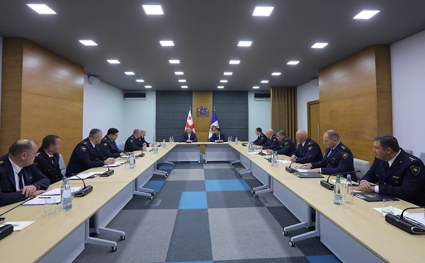 ვახტანგ გომელაურმა საპატრულო პოლიციის დეპარტამენტის ხელმძღვანელ პირებთან სამუშაო თათბირი გამართა
