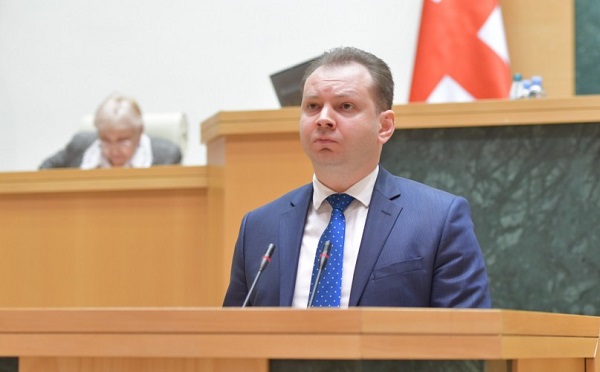 „საქართველოს მოქალაქეობის შესახებ“ კანონში ცვლილება პარლამენტმა მესამე მოსმენით მიღო