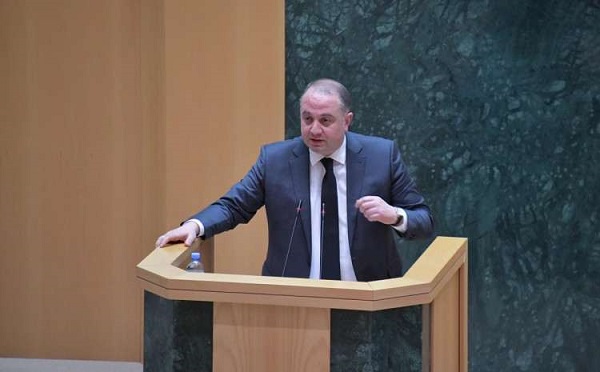 ყველა ადამიანი, ვინც ვერ ამჩნევს და ვერ აფასებს პროგრესს და  პროგრესის ტემპს, რომელიც ამ მიმართულებით გაგვაჩნია, არის  უტიფარი - ირაკლი ჩიქოვანი 