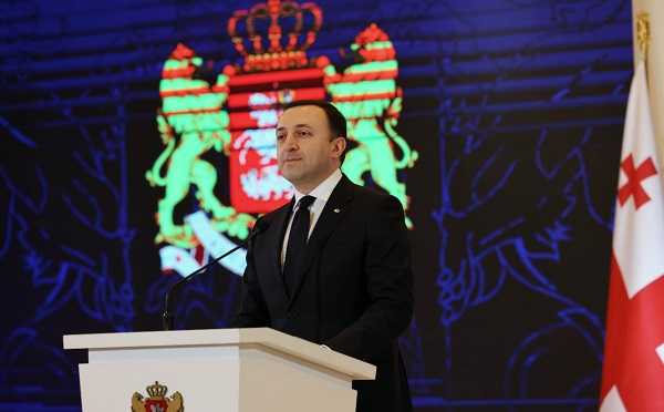 სრული დატვირთვის შემთხვევაში მასწავლებლის ხელფასი საშუალოდ 500 ლარით გაიზრდება, ზოგ შემთხვევაში 600, 700 და 800 ლარითაც კი და 1700, 1800 ლარი გახდება - ირაკლი ღარიბაშვილი