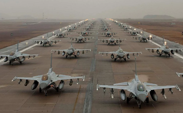 ნიდერლანდები უკრაინას 18 ერთეულ F-16-ის ტიპის გამანადგურებელს მიაწვდის