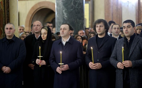 ირაკლი ღარიბაშვილი სამების საკათედრო ტაძარში საშობაო ლიტურგიას დაესწრო