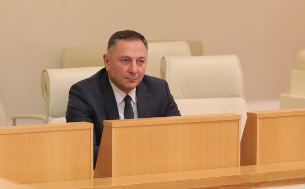 სხვადასხვა ქვეყანაში წარგზავნილია პოლიციის 18 ატაშე, რომლებიც 36 სახელმწიფოს ფარავენ - ვახტანგ გომელაური